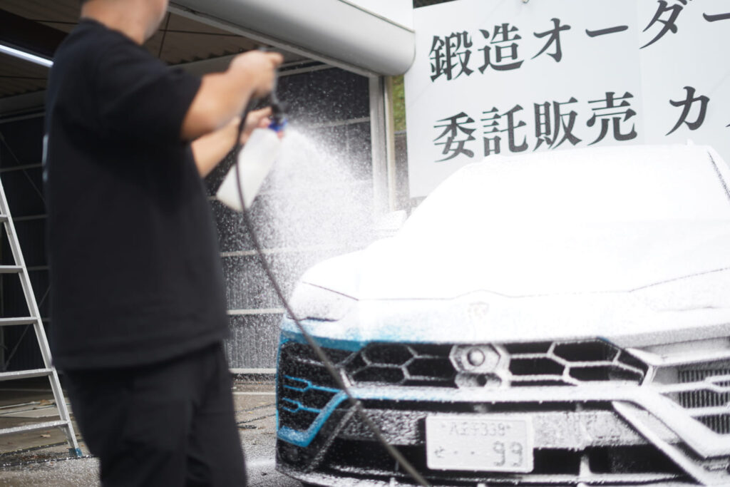 URBAN GARAGEの洗車の様子